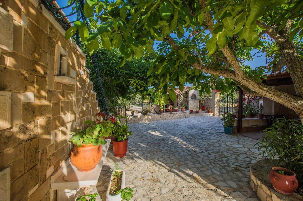 Porto Giardino Apartments Kypseli Eksteriør bilde